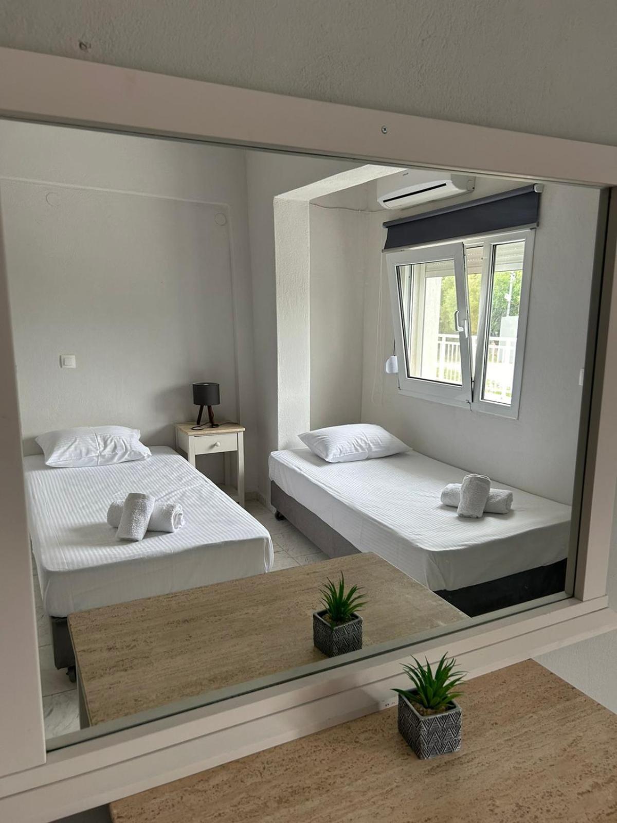 Marele Hills Apartments Nea Fokea Quarto foto